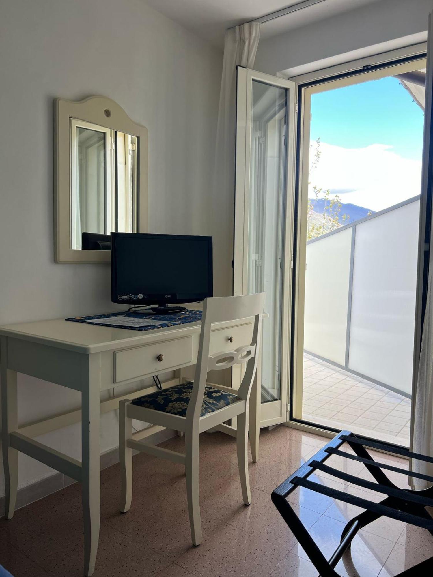 Hotel Mazzocca Caramanico Terme Bagian luar foto